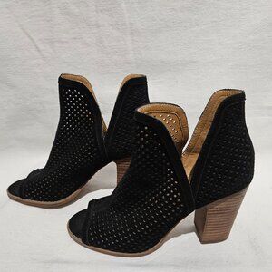 Lucky Brand Larise Black Suede Perforated Ankle Booties Size 9